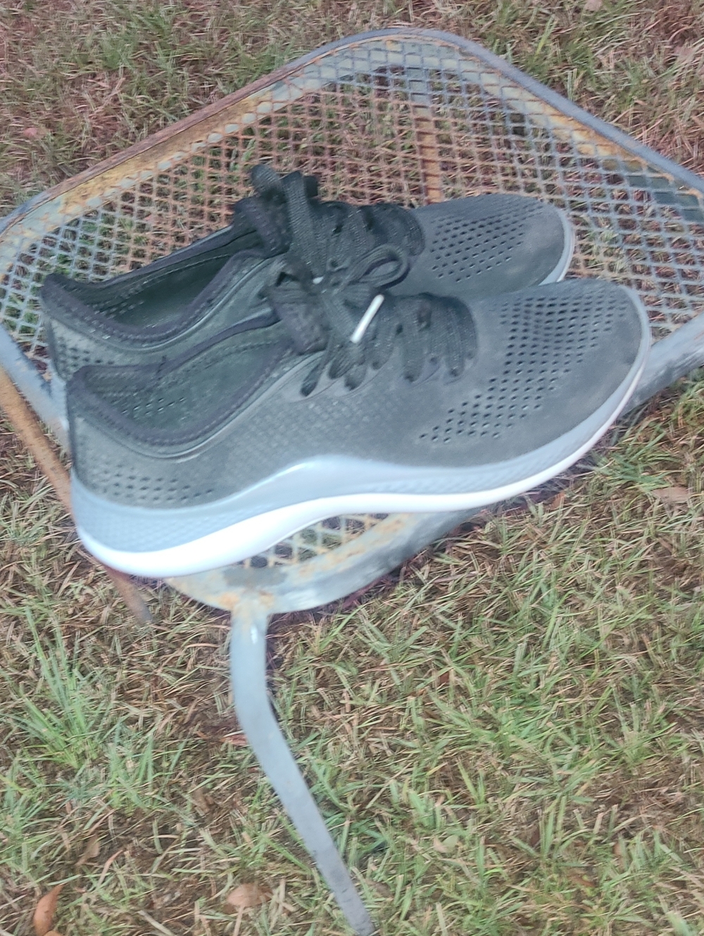 CROCS Men's Black Athletic Lace-Up Sneakers with Gray Sole Size 9
